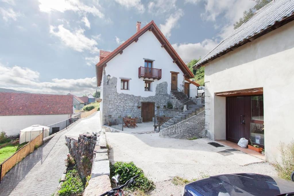 Casa Rural Enekoizar Abaurrea Alta Exterior photo